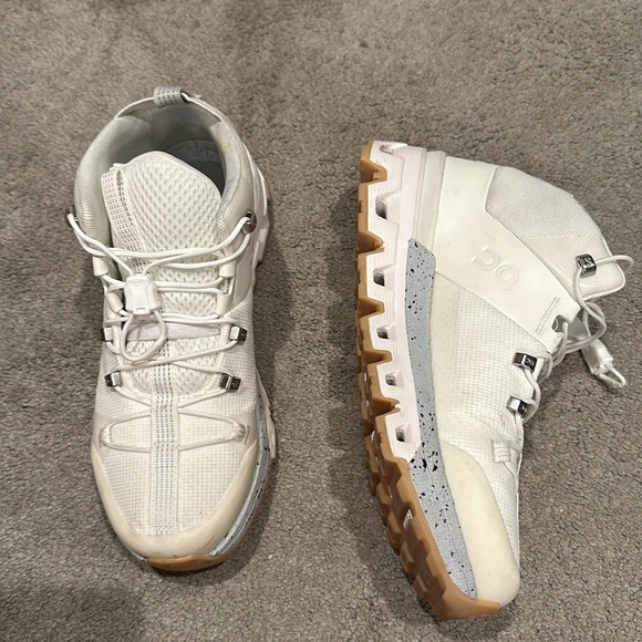 On cloud Tech - Picture 2 of 3